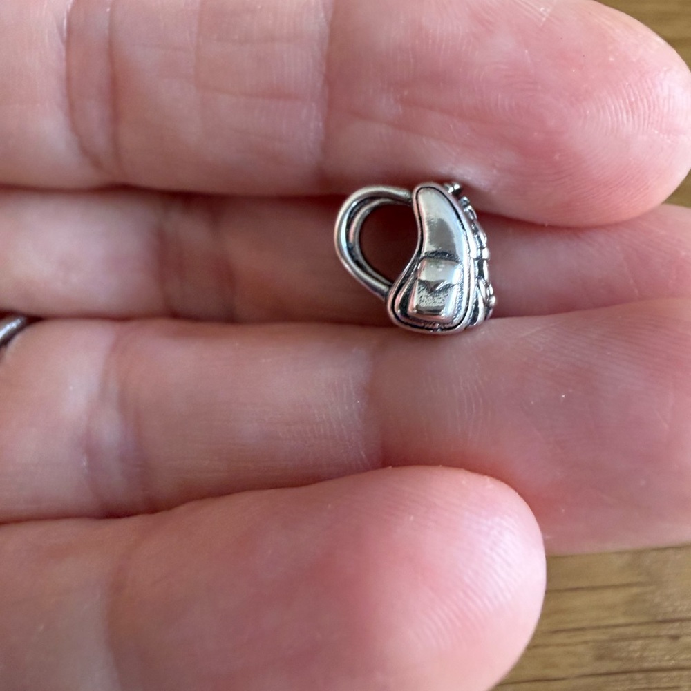 Backpack Charm - Picture 3 of 4